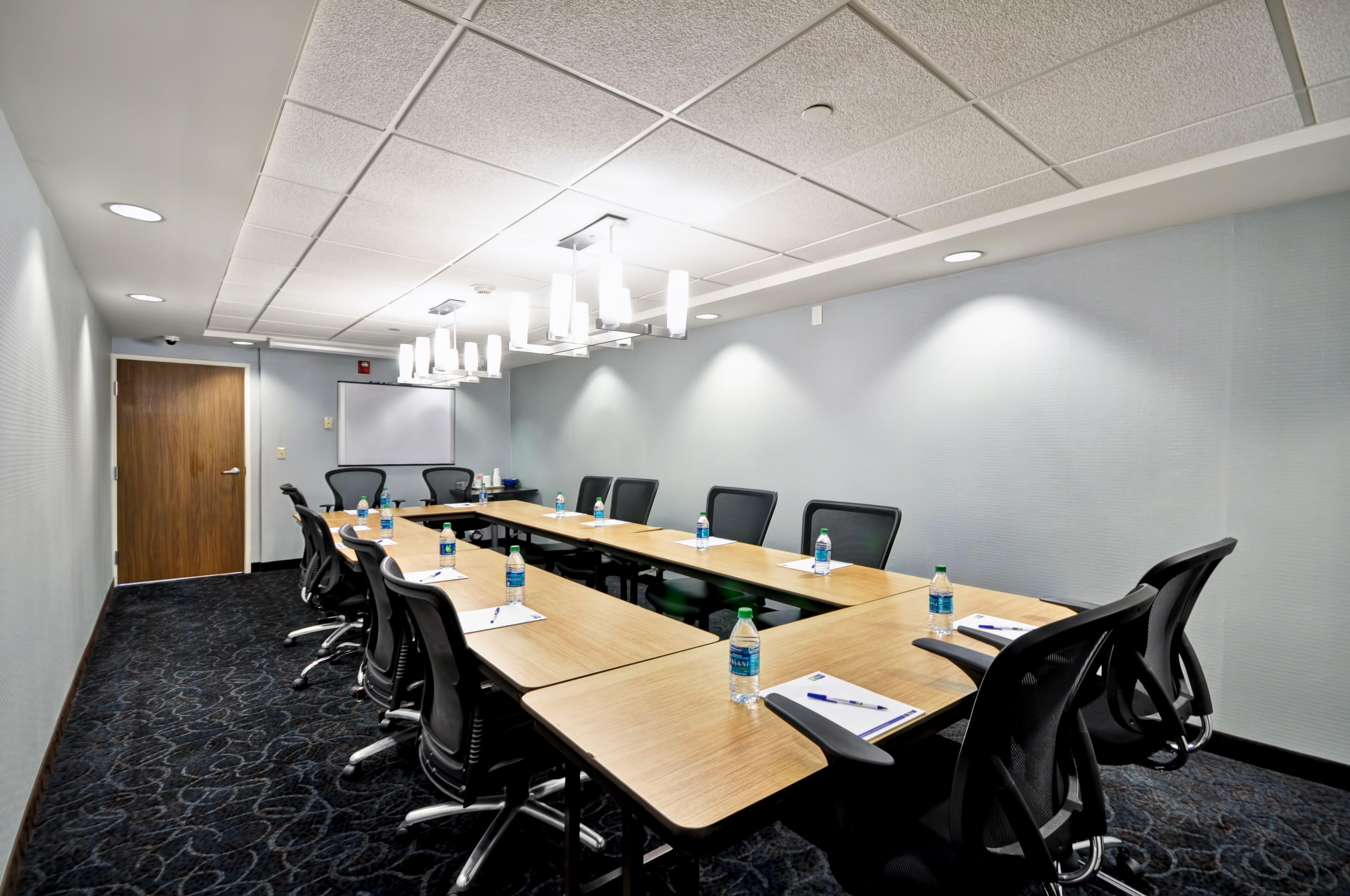 Holiday Inn Express Romulus / Detroit Airport By Ihg Exterior foto