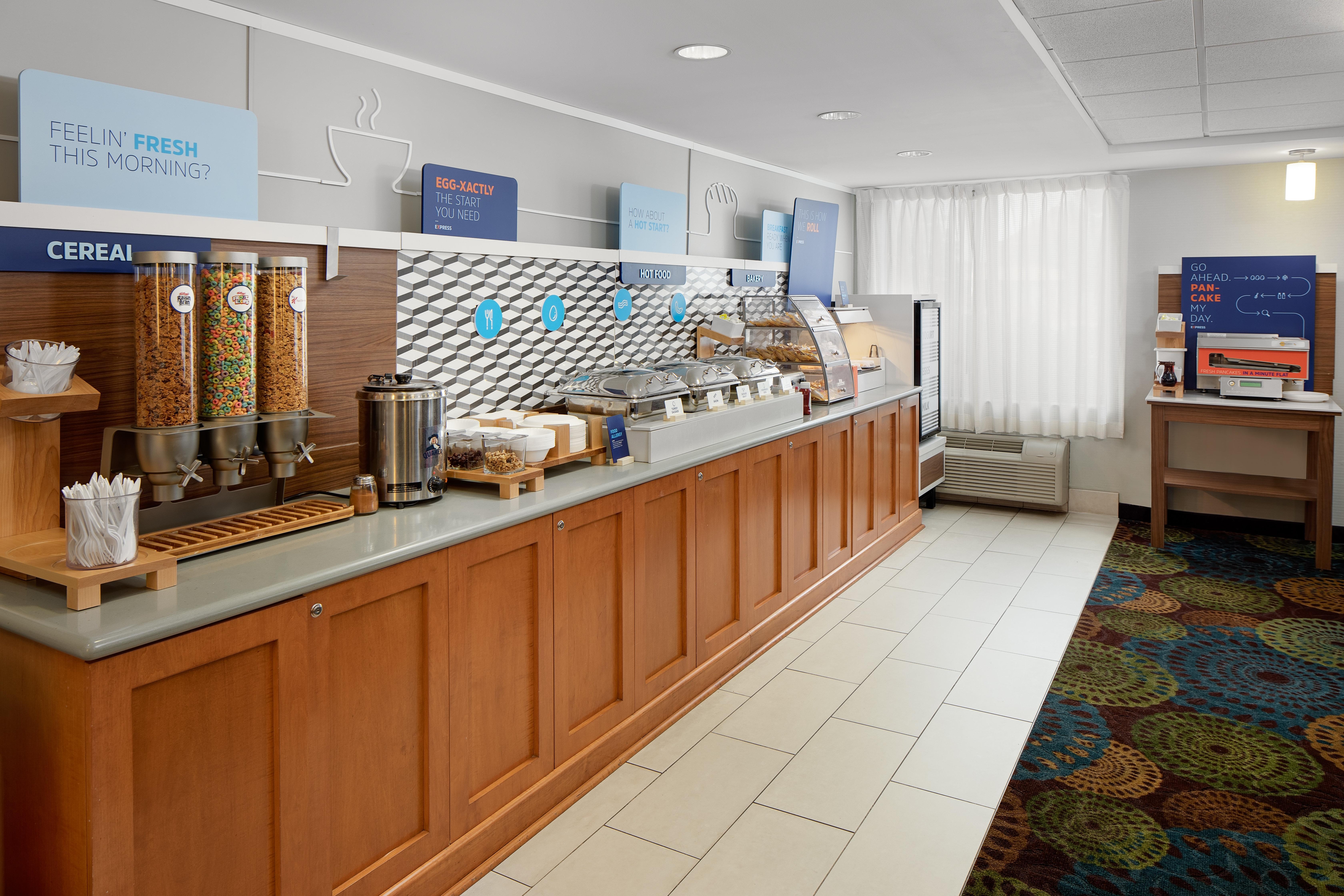 Holiday Inn Express Romulus / Detroit Airport By Ihg Exterior foto
