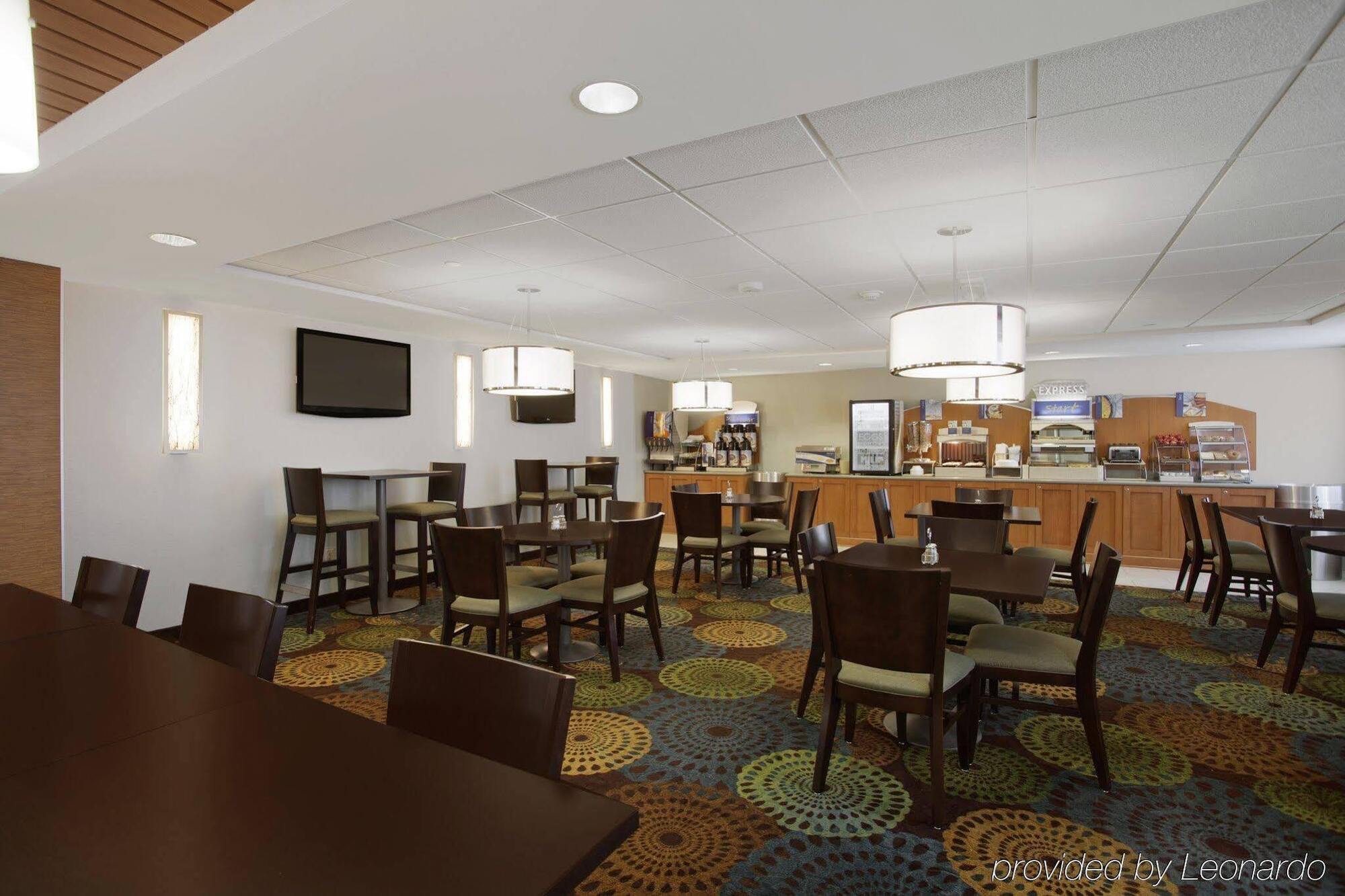 Holiday Inn Express Romulus / Detroit Airport By Ihg Exterior foto